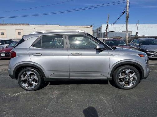 2023 Hyundai VENUE SEL