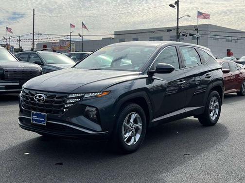 2023 Hyundai TUCSON SE