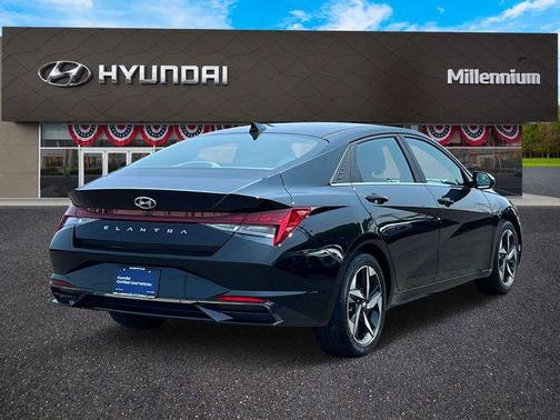 2022 Hyundai ELANTRA SEL