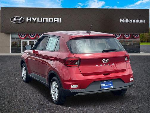 2023 Hyundai VENUE SE