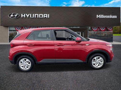 2023 Hyundai VENUE SE