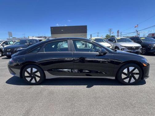 Onyx Black 2024 Hyundai IONIQ 6 SE