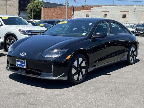 Onyx Black 2024 Hyundai IONIQ 6 SE