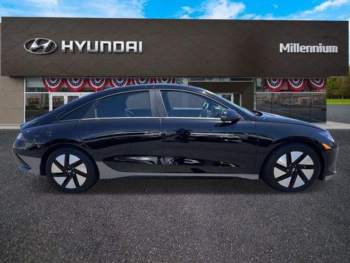 Onyx Black 2024 Hyundai IONIQ 6 SE