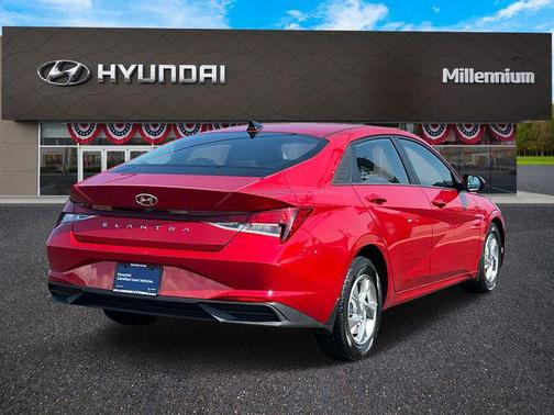2022 Hyundai ELANTRA SE