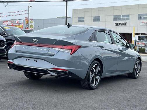 2022 Hyundai ELANTRA Limited