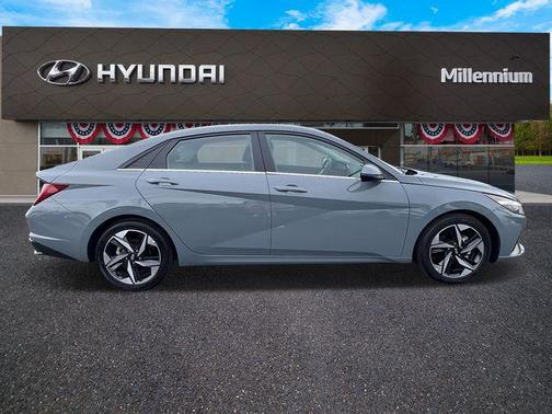 2022 Hyundai ELANTRA Limited
