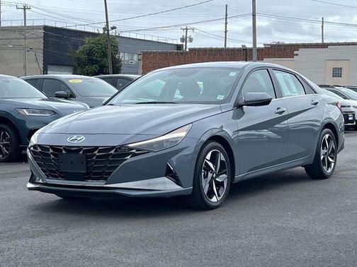 2022 Hyundai ELANTRA Limited