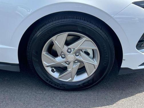 White 2025 Hyundai SONATA SE