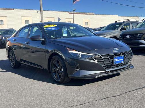 2023 Hyundai ELANTRA SEL