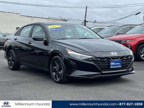 2023 Hyundai ELANTRA SEL