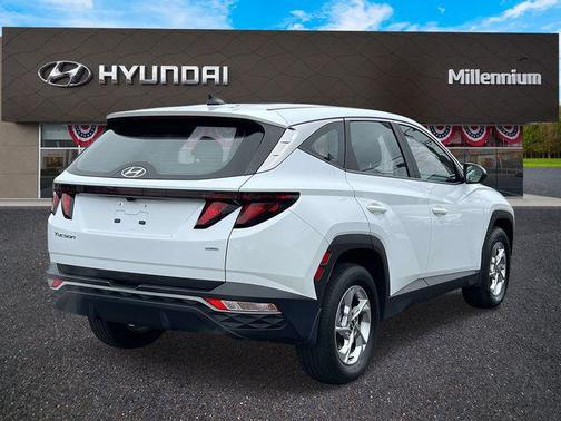 2022 Hyundai TUCSON SE