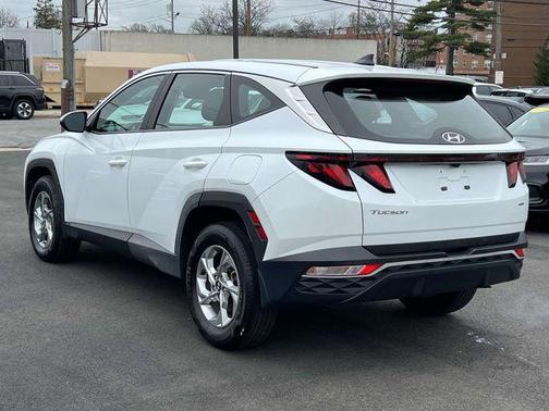 2022 Hyundai TUCSON SE