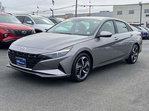 2023 Hyundai ELANTRA SEL