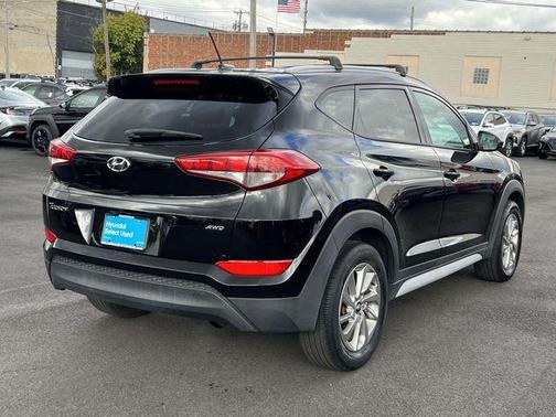 2017 Hyundai TUCSON SE