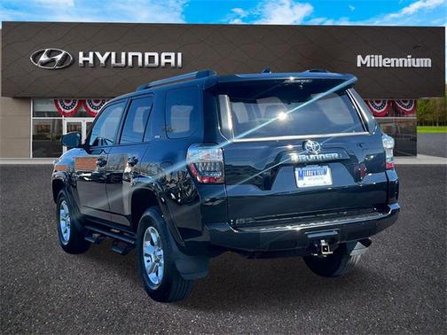 2022 Toyota 4Runner SR5