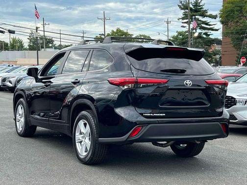 Midnight Black Metallic 2023 Toyota Highlander L