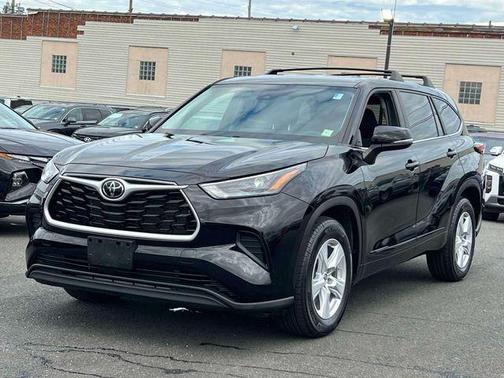 Midnight Black Metallic 2023 Toyota Highlander L