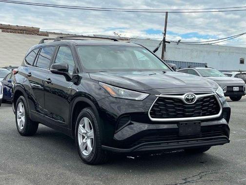 Midnight Black Metallic 2023 Toyota Highlander L