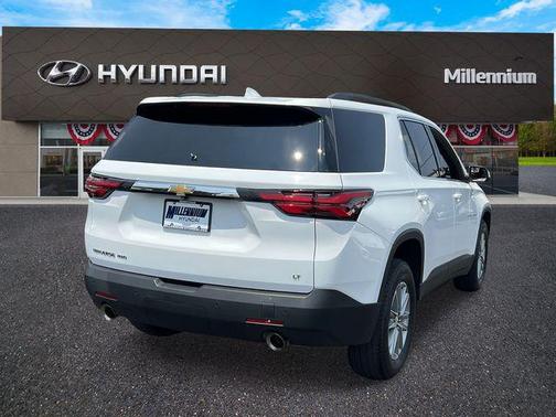 2022 Chevrolet Traverse LT Cloth