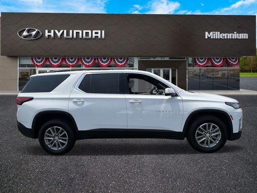2022 Chevrolet Traverse LT Cloth