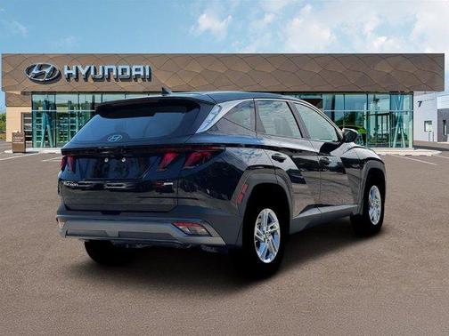 Phantom Black 2026 Hyundai TUCSON SE
