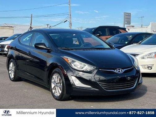 Phantom Black Metallic 2014 Hyundai ELANTRA SE