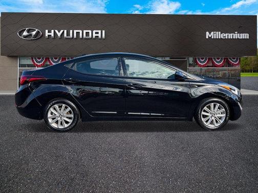 Phantom Black Metallic 2014 Hyundai ELANTRA SE