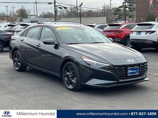 2022 Hyundai ELANTRA SEL