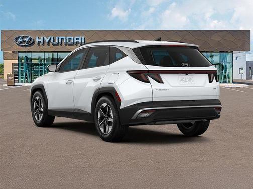 White Pearl 2025 Hyundai TUCSON SEL Convenience