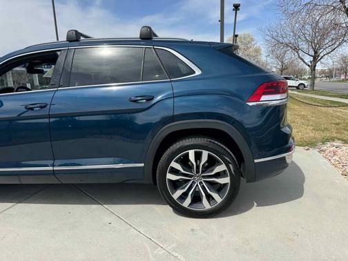 2022 Volkswagen Atlas Cross Sport 3.6L V6 SEL Premium R-Line
