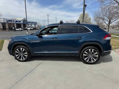 2022 Volkswagen Atlas Cross Sport 3.6L V6 SEL Premium R-Line