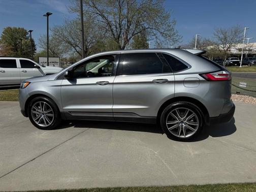 2021 Ford Edge Titanium