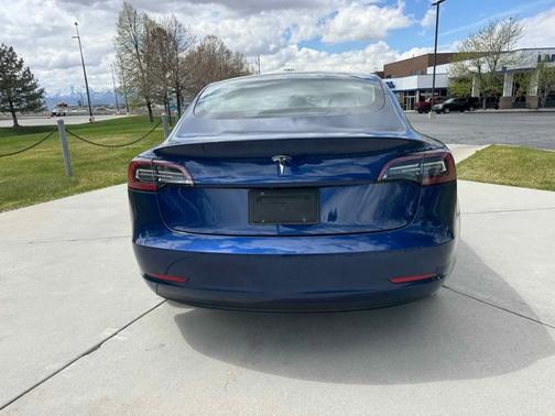 2022 Tesla Model 3 Base
