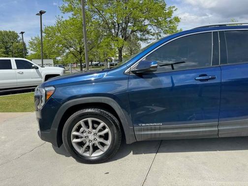 2023 GMC Terrain SLT