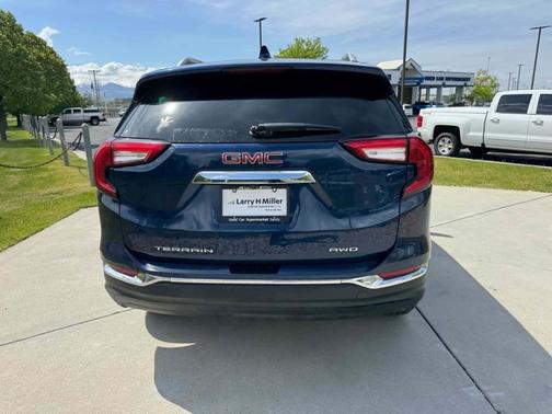 2023 GMC Terrain SLT