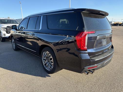 2023 GMC Yukon XL Denali Ultimate