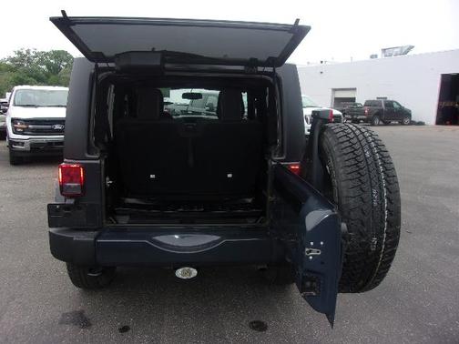 2017 Jeep Wrangler SAHARA
