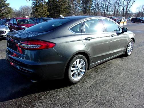 2020 Ford Fusion SE