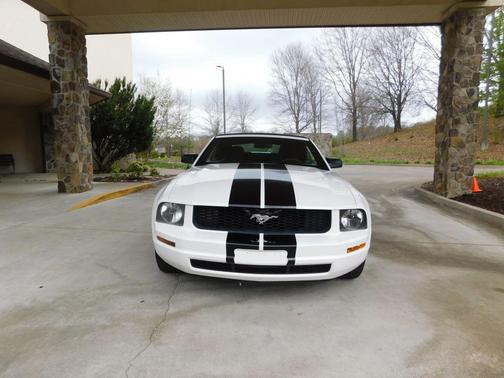 2005 Ford Mustang Base