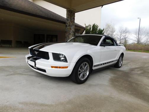 2005 Ford Mustang Base