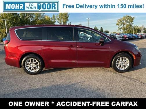 2023 Chrysler Pacifica Touring-L