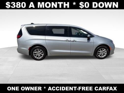 Silver Mist Clearcoat 2023 Chrysler Pacifica Touring-L