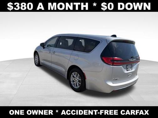 Silver Mist Clearcoat 2023 Chrysler Pacifica Touring-L