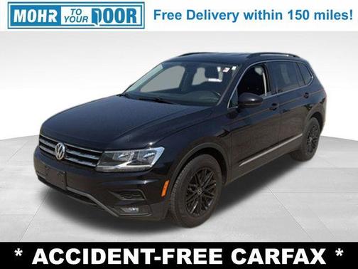 Deep Black Pearl Effect 2018 Volkswagen Tiguan 2.0T SE