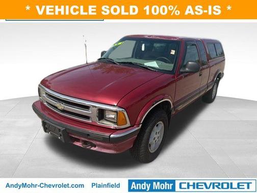 Red 1995 Chevrolet S-10 LS Extended Cab