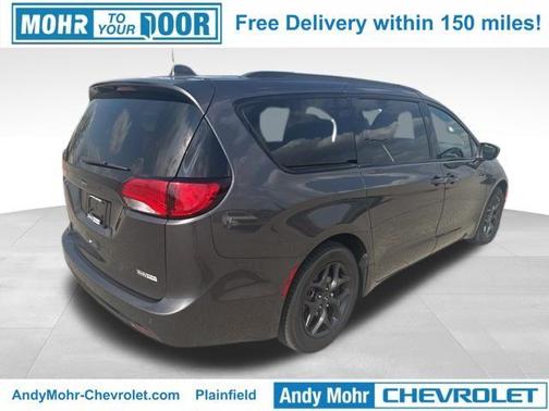 Granite Crystal Clearcoat Metallic 2018 Chrysler Pacifica Touring-L