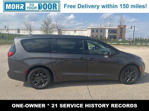 Granite Crystal Clearcoat Metallic 2018 Chrysler Pacifica Touring-L