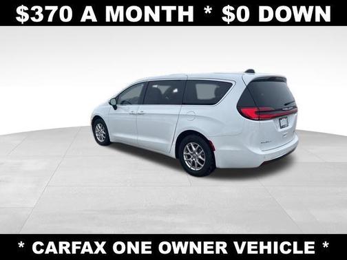 Bright White Clearcoat 2023 Chrysler Pacifica Touring-L