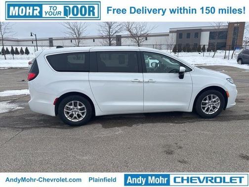 2023 Chrysler Pacifica Touring-L